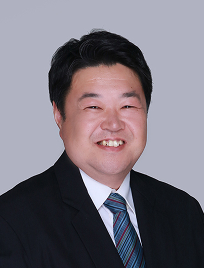 MINAMI-TAKAYOSHI-EMAIL-TUP-HEAD-CROP5R-RES_5335-DONE-STAFF-PASS-RES